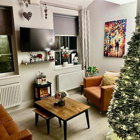 Trinity Apartments Four 1-Bedroom Apts Waterford City Centre מראה חיצוני תמונה