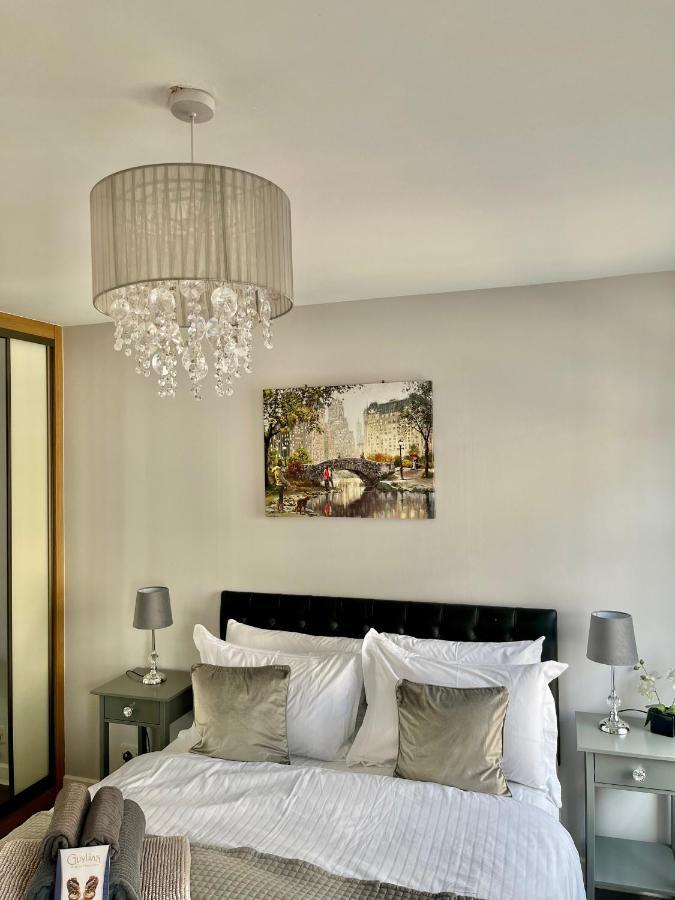 Trinity Apartments Four 1-Bedroom Apts Waterford City Centre מראה חיצוני תמונה