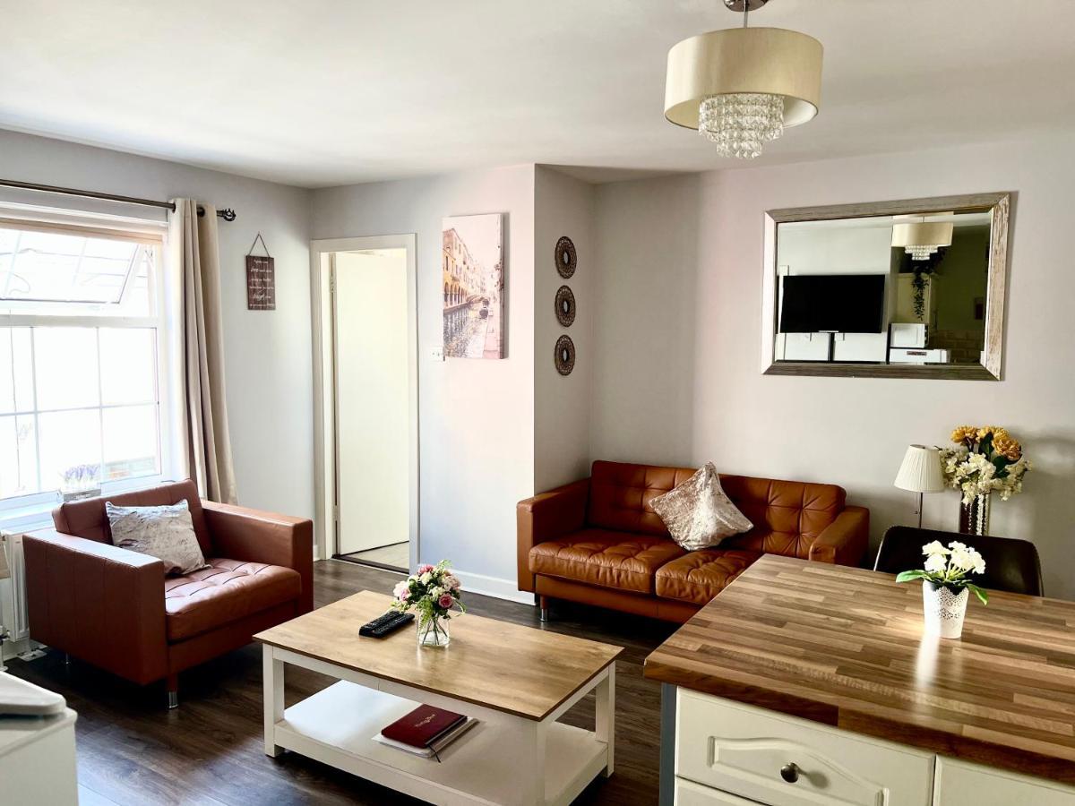 Trinity Apartments Four 1-Bedroom Apts Waterford City Centre מראה חיצוני תמונה