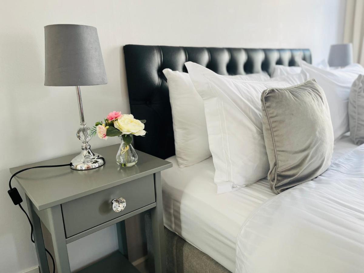 Trinity Apartments Four 1-Bedroom Apts Waterford City Centre מראה חיצוני תמונה