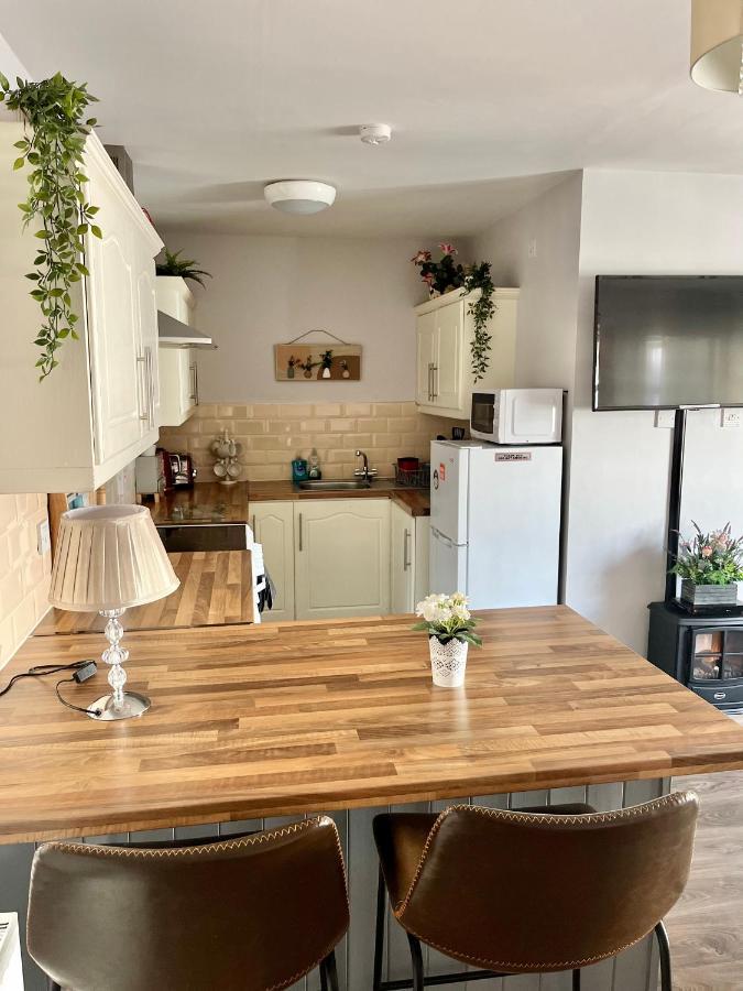 Trinity Apartments Four 1-Bedroom Apts Waterford City Centre מראה חיצוני תמונה