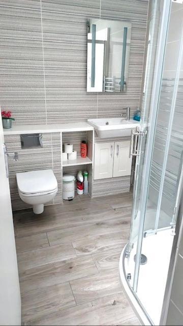 Trinity Apartments Four 1-Bedroom Apts Waterford City Centre מראה חיצוני תמונה